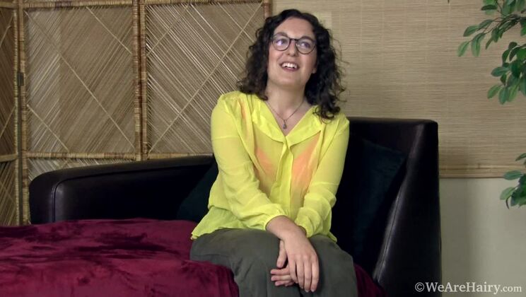 Sexy Tamar masturbates on doctor's sofa