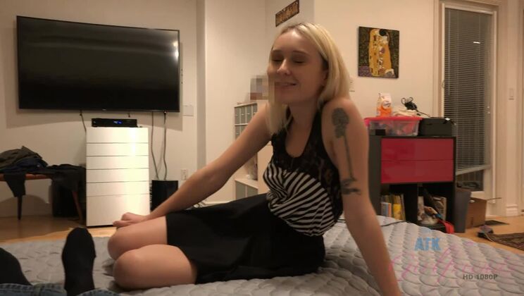 Peyton shows you her appreciation with her mouth and feet