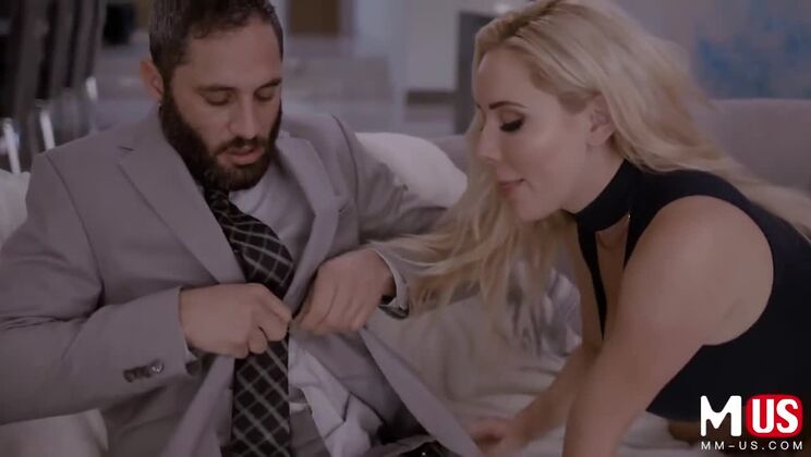 Savannah Bond's Incredible MILF Debut in Adult Movie, Featuring Big Tits and Blonde Hair