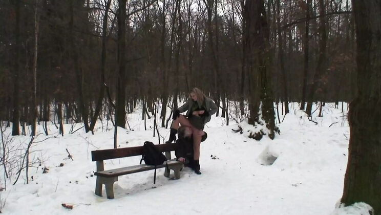 Horny Blonde Samantha Jolie Shows Off Perfect Tits and Hot Shaved Pussy in HD