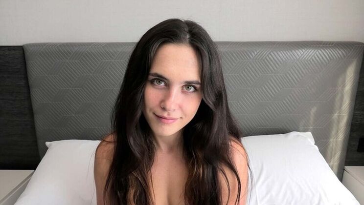 Hot 18yo Mazy Myers sucks big cock in HD 4k porn