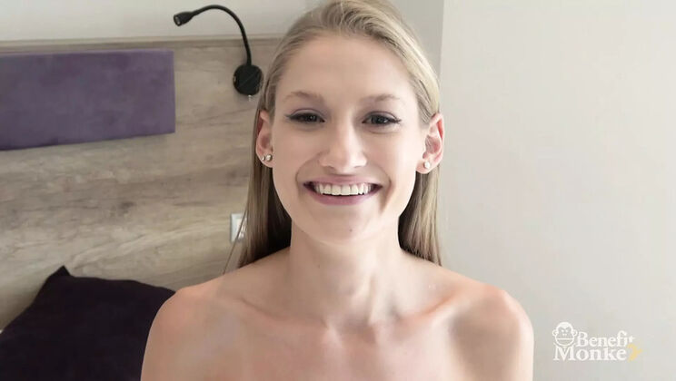 Tiffany Tatum sucks cock with her sexy blue eyes - Amateur pawg with natural tits